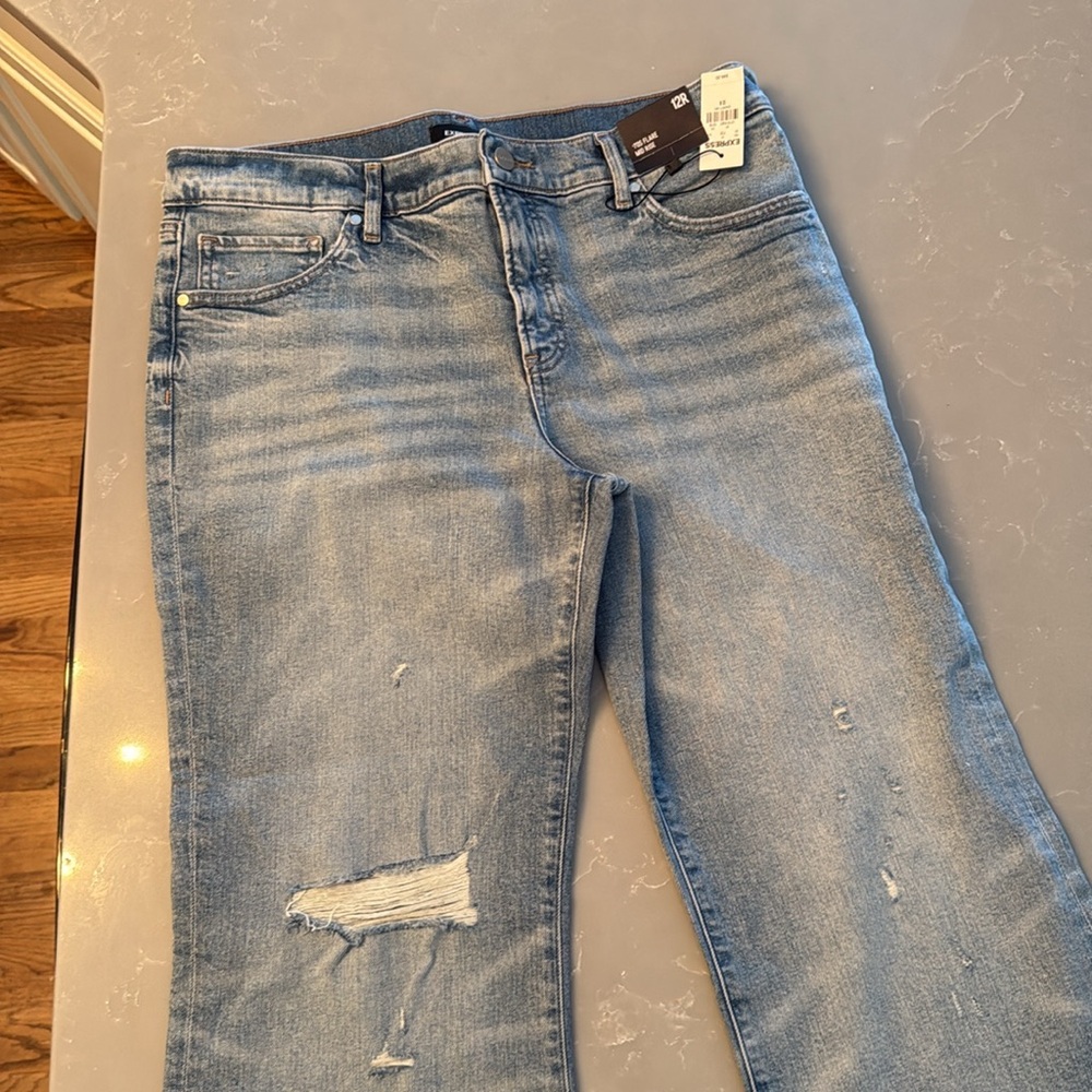Express Woman Mid Rise Light Wash '70s Flare Jeans, Size 12R - Picture 6 of 6